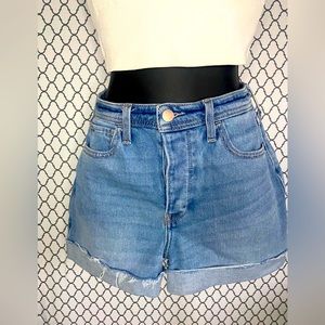 Hollister high-rise mom short